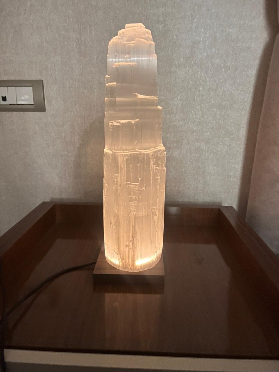 Lampe artisanale en sélénite